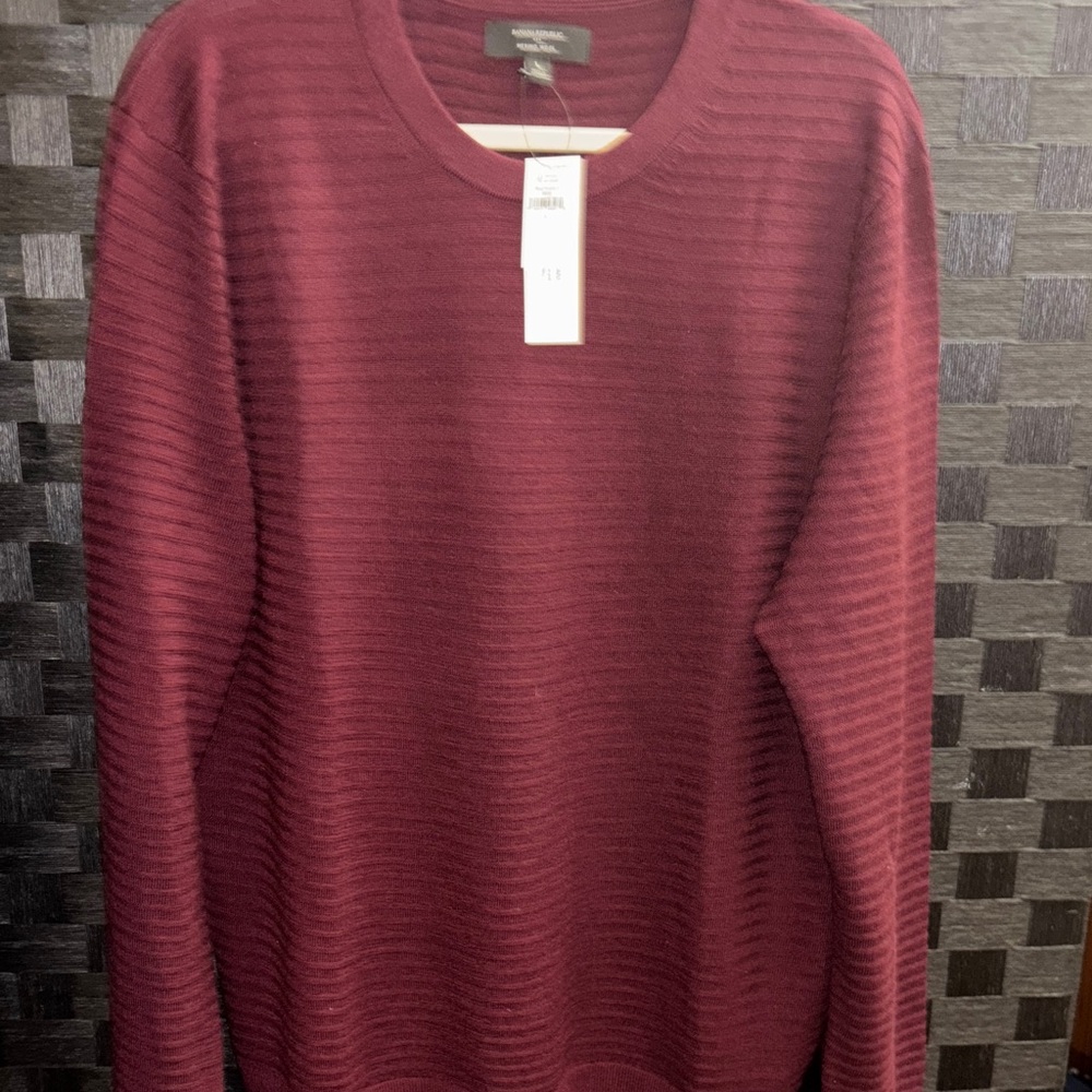Banana Republic Women's Burgundy Crewneck Sweater